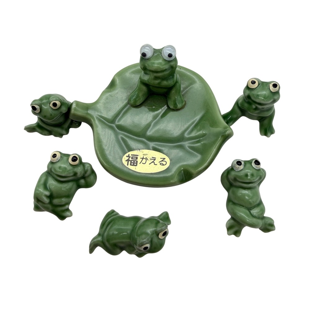 Vintage Japanese Ceramic Frog miniature Figurine Set Lily Pad Leaf Japan Green